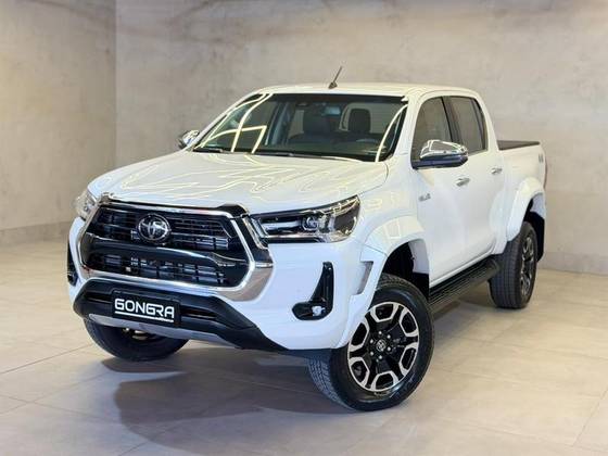 TOYOTA HILUX SW4 2.8 D-4D TURBO DIESEL SRX 4X4 AUTOMÁTICO